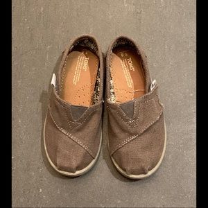 TOMS Kids Canvas Loafer